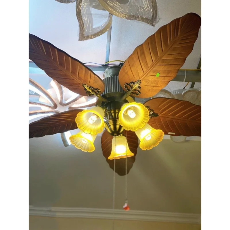 Quạt trần có đèn 5 chao cánh gỗ hình lá cây decor phòng khách biệt thự nhà hàng khách sạn,remote từ xa